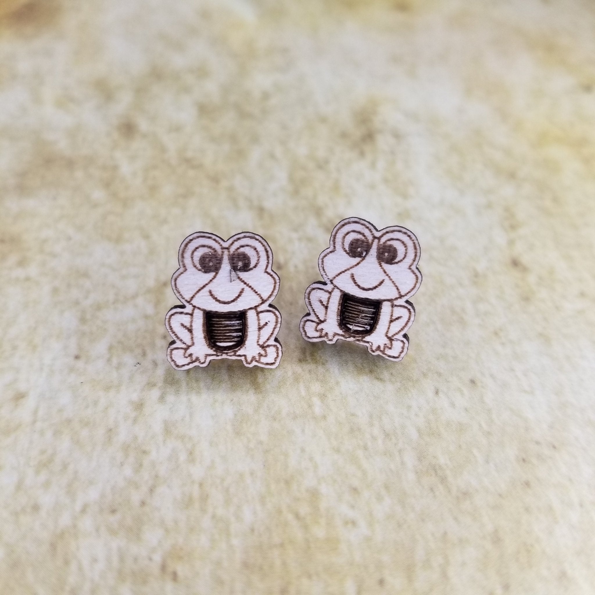 Froggie Maple Wood Stud Earrings - Designodeal