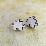 Puzzle Piece 3 Prong Maple Wood Stud Earrings - Designodeal